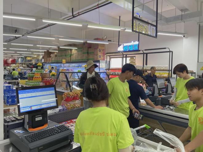 挝磨丁快乐购生活超市高效收银澳门新葡京【棒仔科技】助力老(图4)