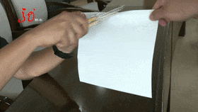 靡校园的“蝴蝶刀”藏利刃澳门新葡京网页警惕！风(图2)